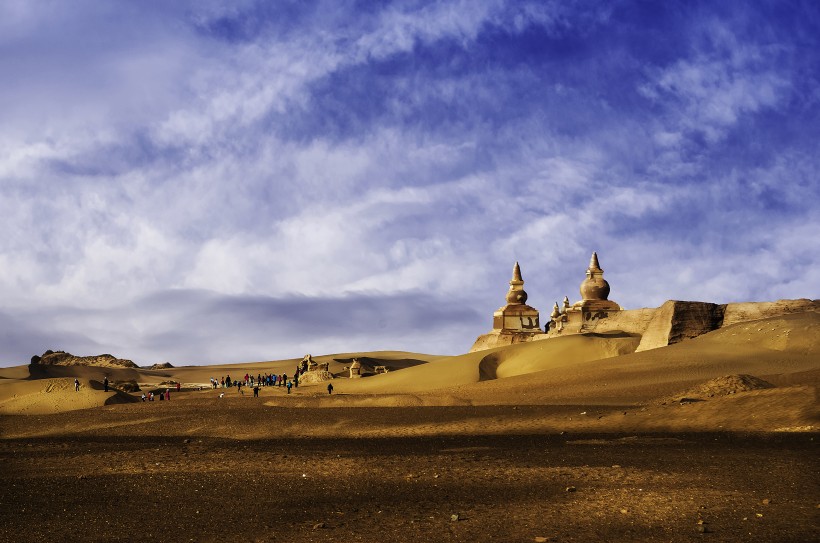 点击大图看下一张：内蒙古黑城风景图片