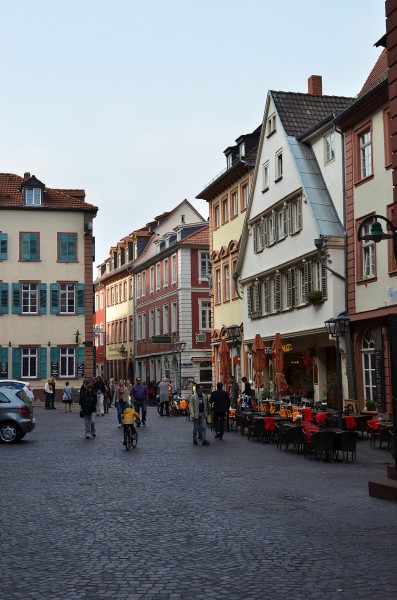 点击大图看下一张：德国海德堡老城区风景图片