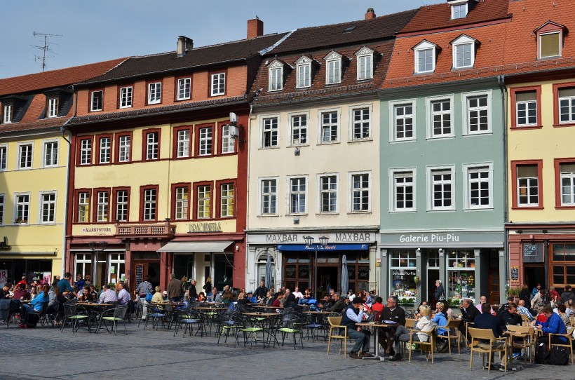 点击大图看下一张：德国海德堡老城区风景图片
