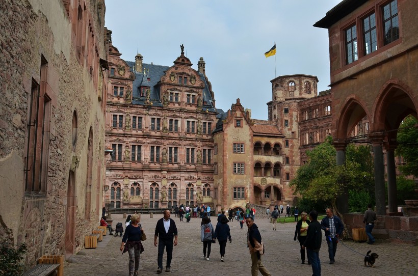 点击大图看下一张：德国海德堡城堡风景图片