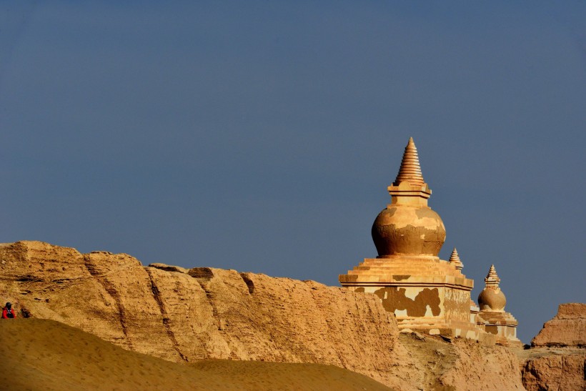 点击大图看下一张：内蒙古额济纳黑水城风景图片