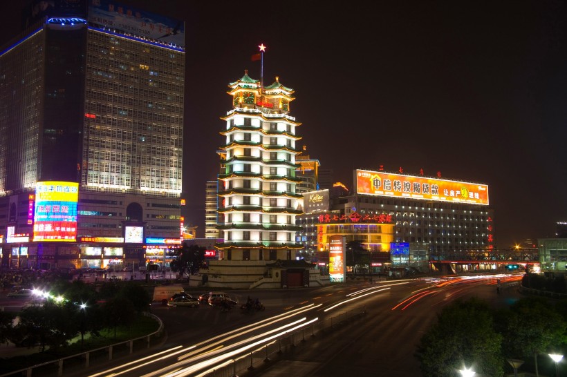 点击大图看下一张：河南郑州二七双塔图片