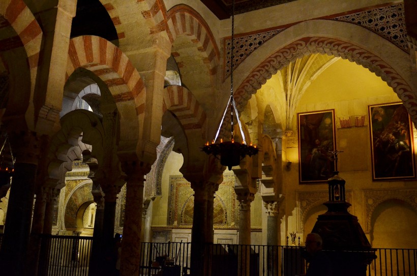 点击大图看下一张：西班牙科尔多瓦清真寺图片