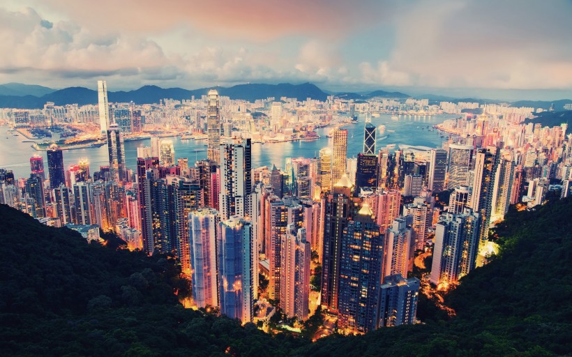 点击大图看下一张：璀璨的香港夜景图片