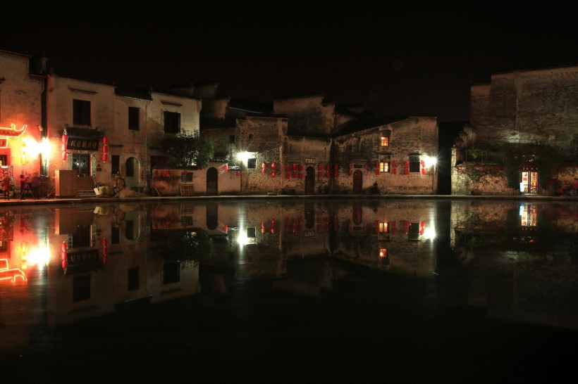 点击大图看下一张：安徽宏村风景图片