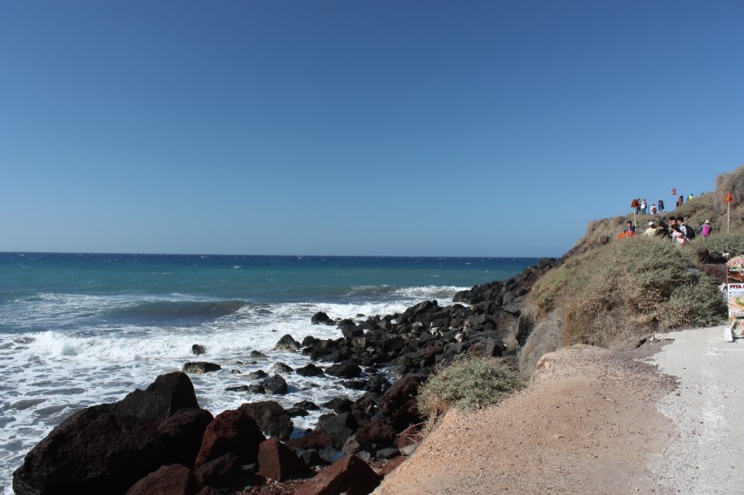 点击大图看下一张：圣托里尼红沙滩风景图片