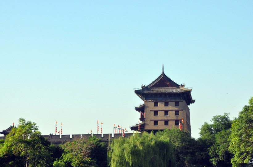 点击大图看下一张：陕西西安古城风景图片