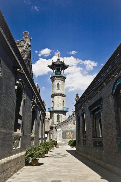 点击大图看下一张:安徽黄山西递风光图片