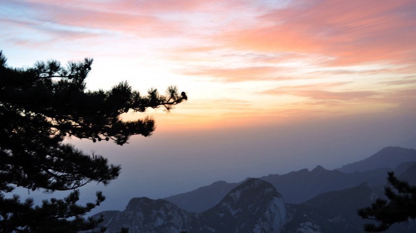 点击大图看下一张：陕西华山风景图片