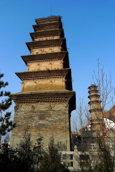 点击大图看下一张：陕西长安华严寺风景图片