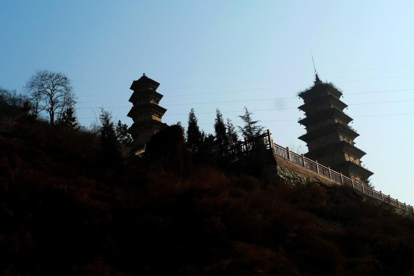 点击大图看下一张：陕西长安华严寺风景图片