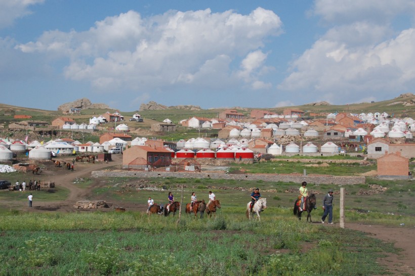 点击大图看下一张：内蒙古乌兰察布辉腾锡勒风景图片