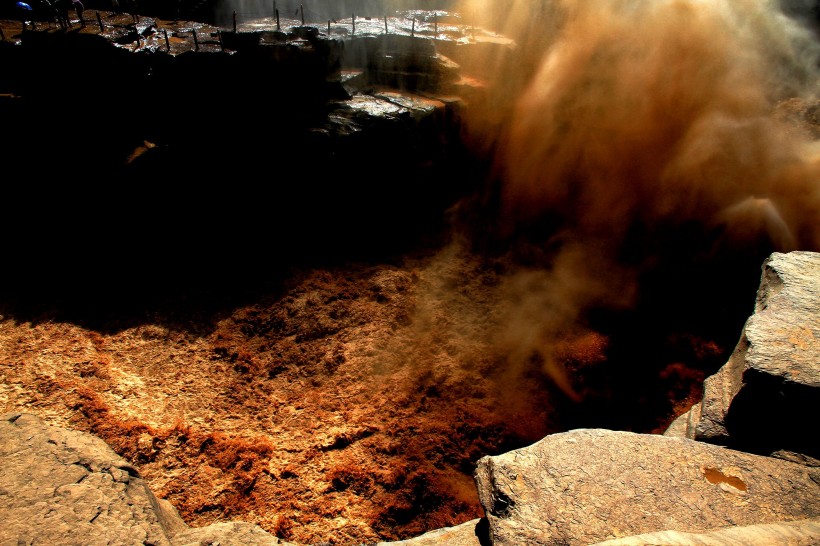 点击大图看下一张：山西黄河壶口瀑布风景图片