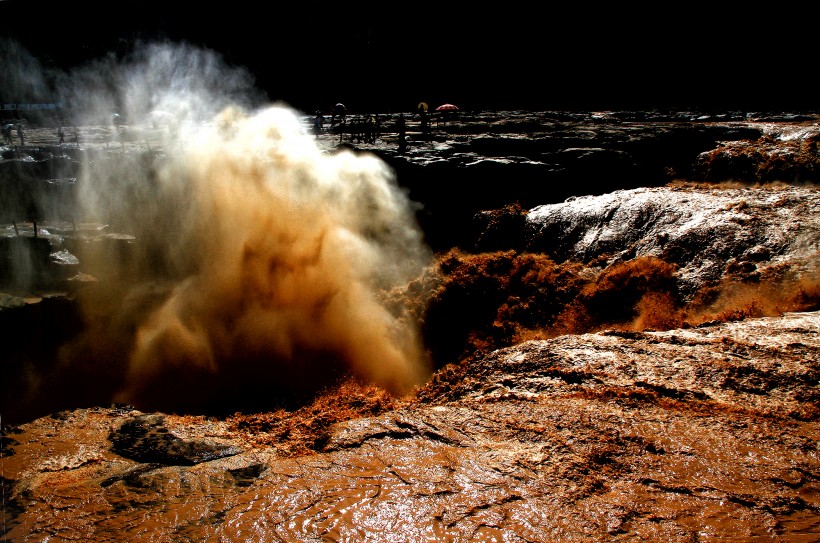 点击大图看下一张：山西黄河壶口瀑布风景图片