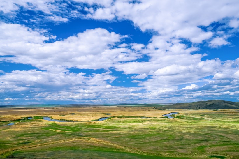 点击大图看下一张：内蒙古呼伦贝尔草原风景图片