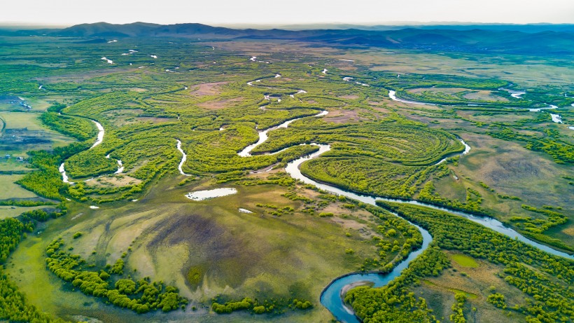 点击大图看下一张：内蒙古呼伦贝尔草原风景图片