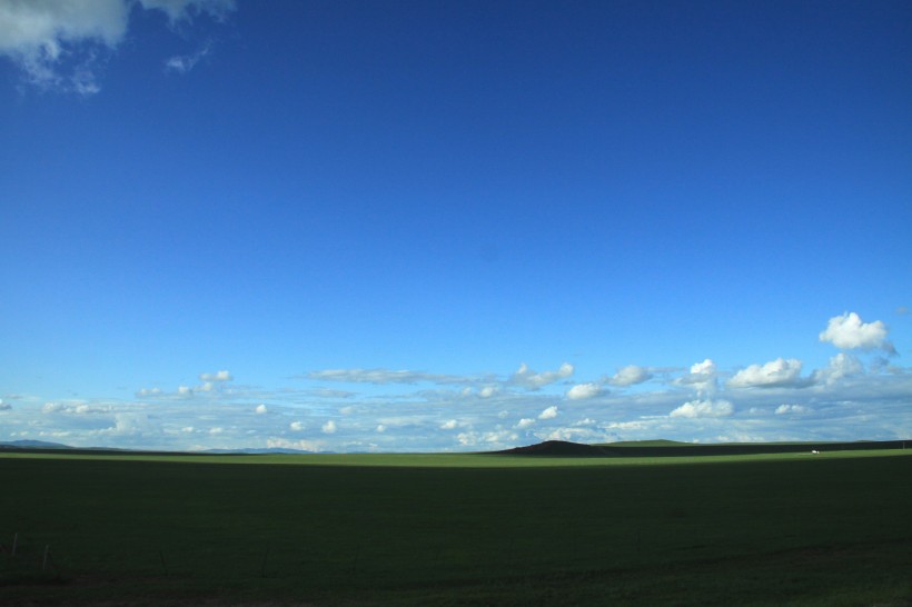 点击大图看下一张：呼伦贝尔草原风景图片