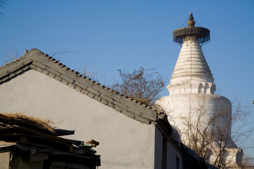 点击大图看下一张：北京胡同白塔寺图片