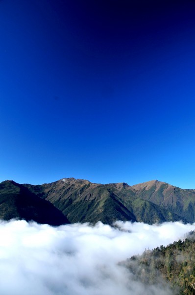 点击大图看下一张：四川阿坝夹金山风景图片