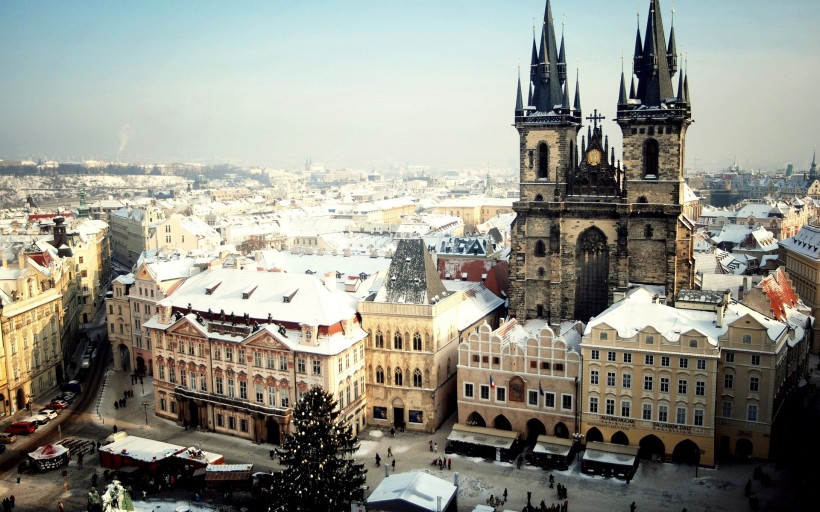 点击大图看下一张：捷克城市风景图片
