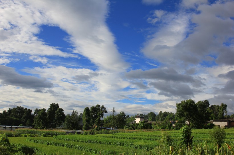点击大图看下一张：云南腾冲高黎贡山界头风景图片