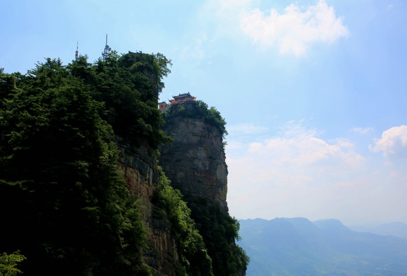 点击大图看下一张：成县鸡峰山国家森林公园风景图片
