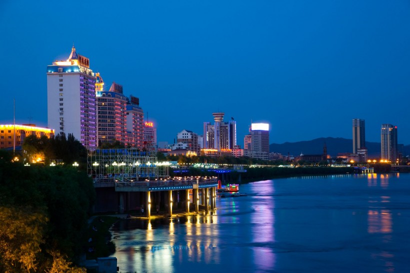 点击大图看下一张：吉林省吉林市风景图片