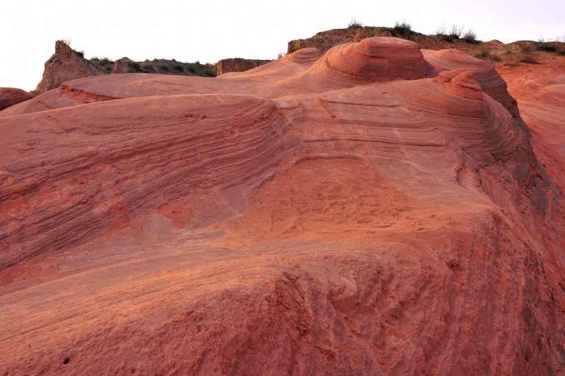 点击大图看下一张：陕西靖边波浪谷风景图片