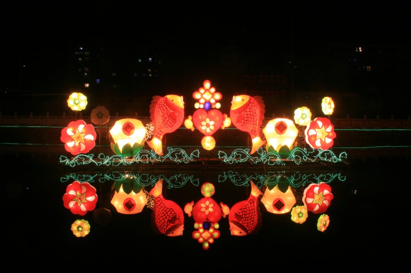 点击大图看下一张：湖北荆州花灯图片