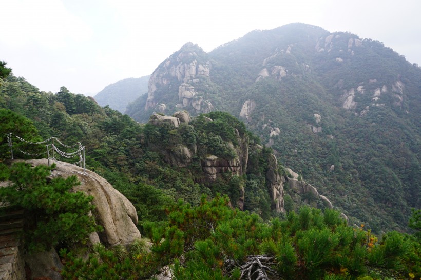 点击大图看下一张：安徽九华山风景图片