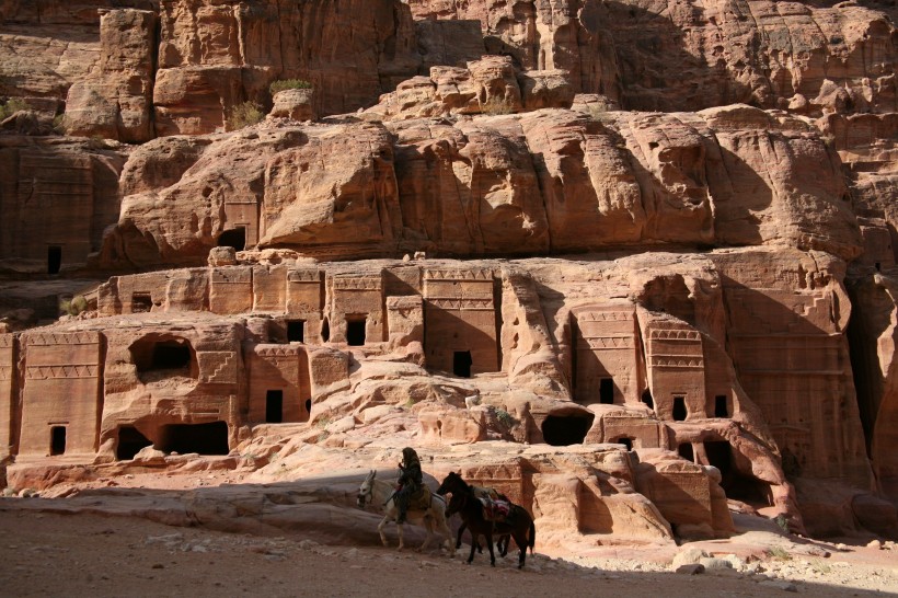 点击大图看下一张：沙漠之城约旦图片
