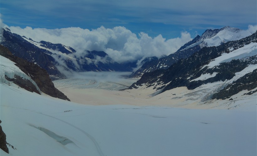 点击大图看下一张：瑞士少女峰风景图片