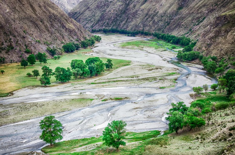 点击大图看下一张：新疆克尔古提峡谷风景图片