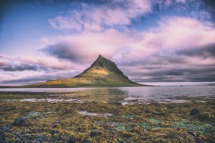 点击大图看下一张：冰岛共和国草帽山图片