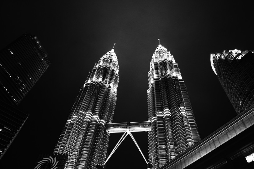 点击大图看下一张：马来西亚吉隆坡石油双塔图片