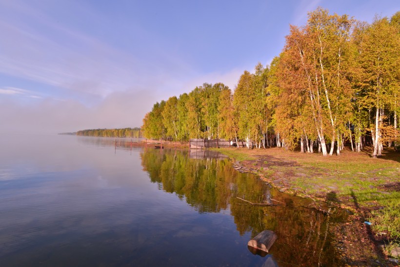 点击大图看下一张：俄罗斯贝加尔湖图片