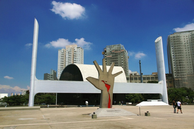 点击大图看下一张：巴西圣保罗拉美纪念馆图片