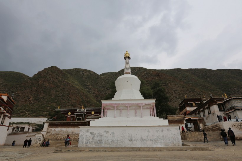 点击大图看下一张：甘肃郎木寺风景图片