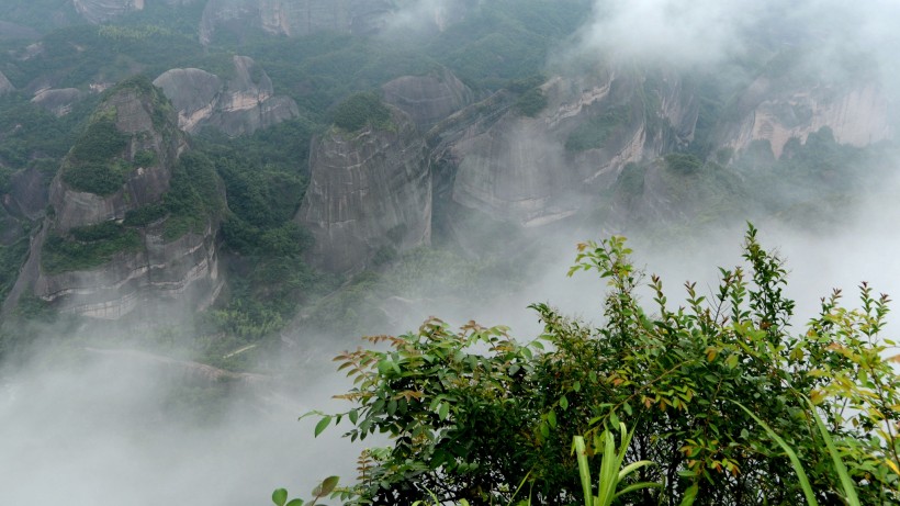 点击大图看下一张：湖南邵阳崀山风景图片