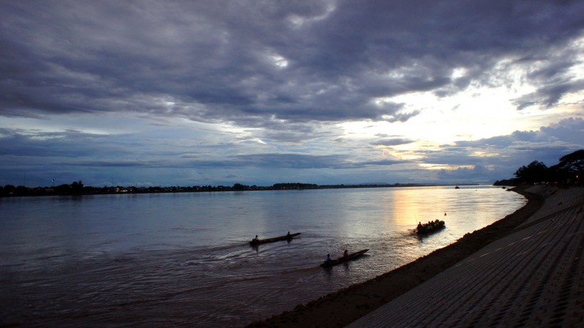 点击大图看下一张：老挝风景图片