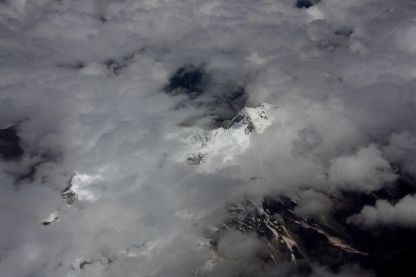 点击大图看下一张：西藏拉萨高空航拍风景图片
