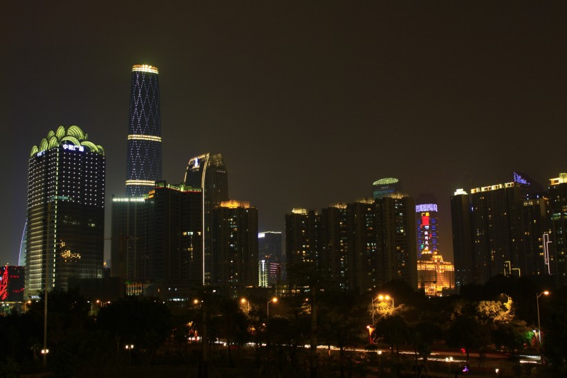 点击大图看下一张：广东广州猎德桥夜景图片