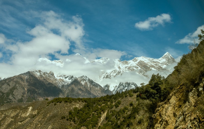 点击大图看下一张：西藏林芝风景图片