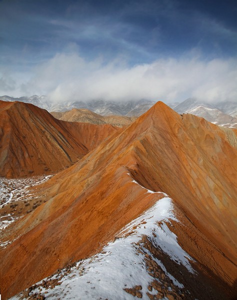 点击大图看下一张：新疆硫磺沟雅丹地貌风景图片