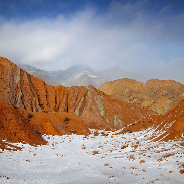 点击大图看下一张：新疆硫磺沟雅丹地貌风景图片