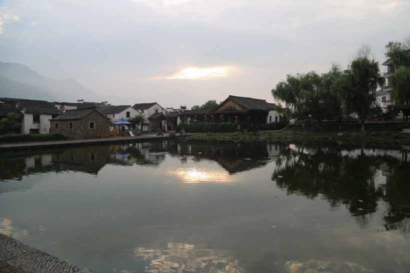 点击大图看下一张：浙江龙门古镇风景图片