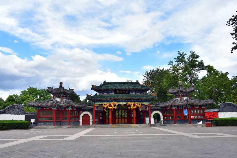 点击大图看下一张：北京龙潭公园风景图片