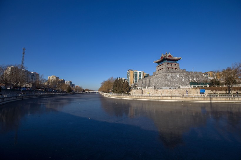 点击大图看下一张：北京龙潭湖公园风景图片