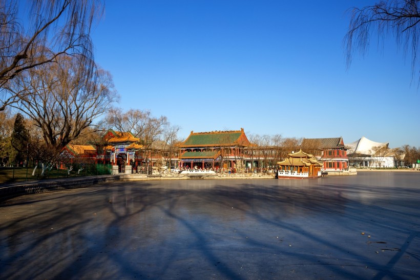 点击大图看下一张：北京龙潭湖公园风景图片