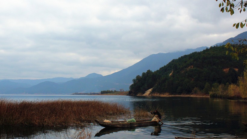 点击大图看下一张：泸沽湖风景图片